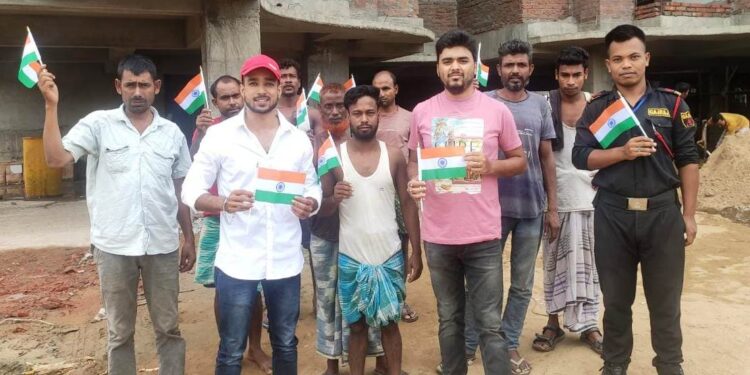 Seven Sense Communication donates flags to workers and kids